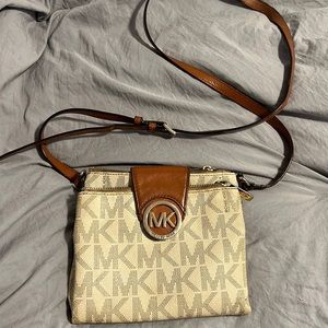 Michale kors purse